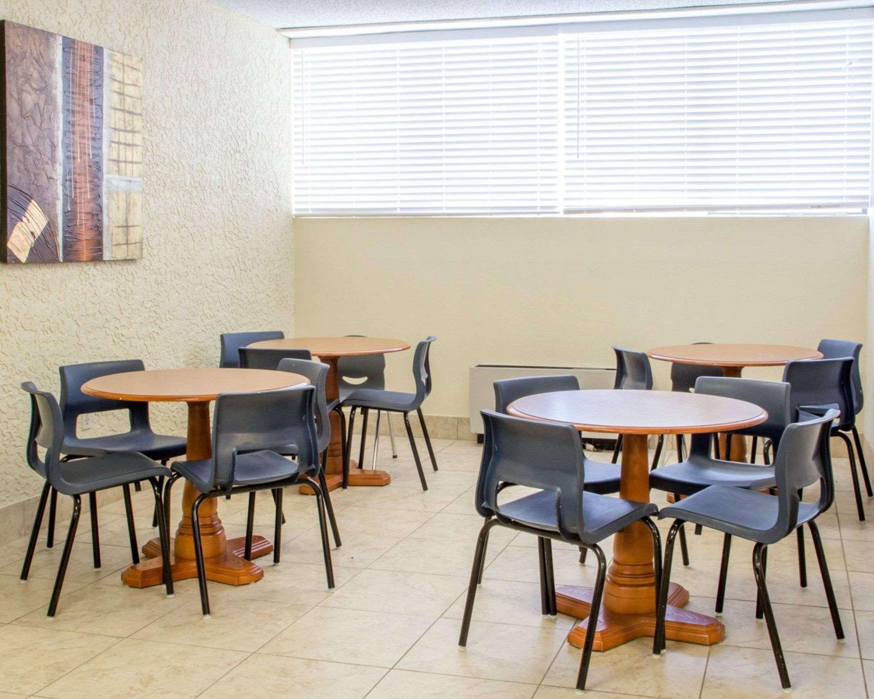 Econo Lodge Broken Arrow-Tulsa Esterno foto