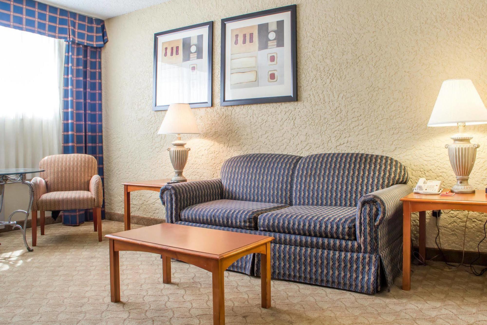 Econo Lodge Broken Arrow-Tulsa Esterno foto