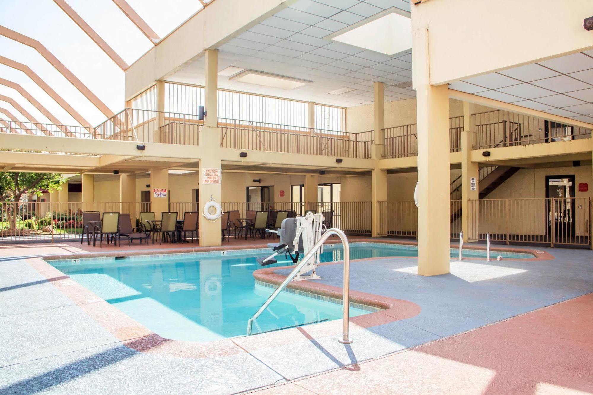 Econo Lodge Broken Arrow-Tulsa Esterno foto